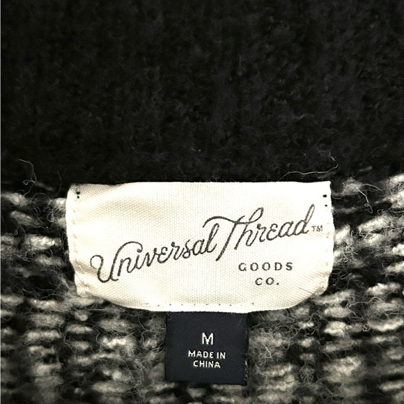 ***SOLD*** Nordic sweater - Universal Thread Goods Co. size M - Picture 2 of 4